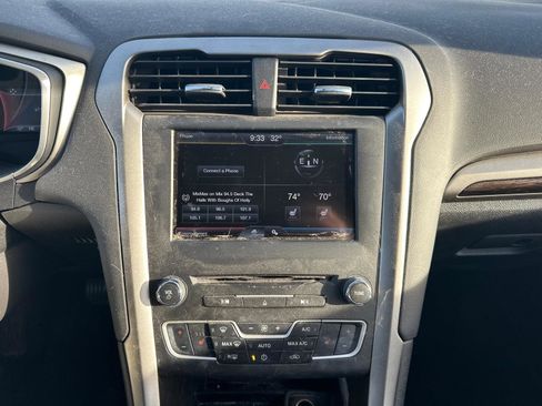 Used 2016 Ford Fusion SE w/ Equipment Group 202A image 15