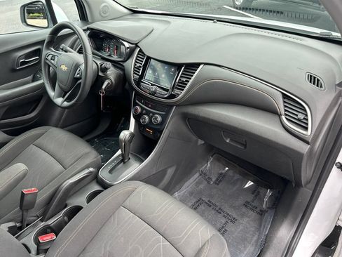 Used 2020 Chevrolet Trax LT FWD image 40