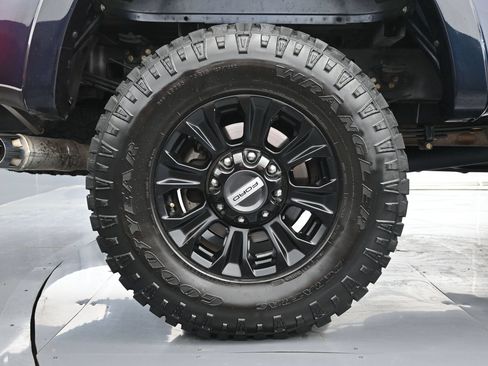 Used 2022 Ford F250 Lariat w/ Tremor Off-Road Package AWD/4WD image 18