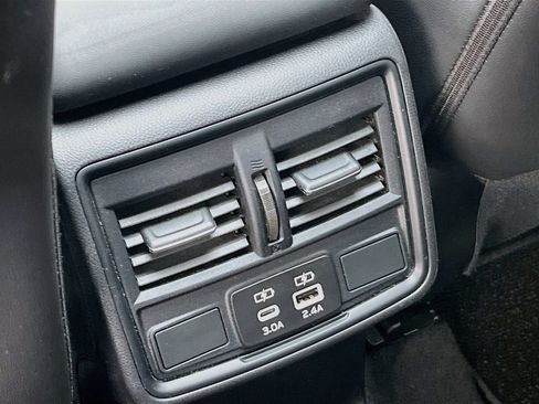 Used 2025 Subaru Forester Premium AWD/4WD image 25