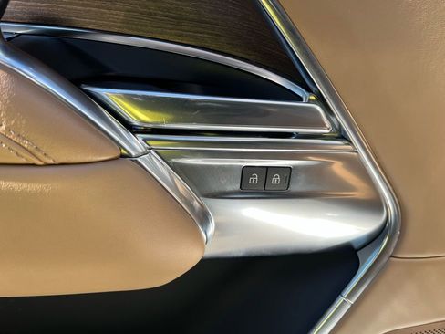 Used 2023 Land Rover Range Rover SE image 23