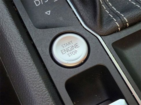 Used 2022 Volkswagen Atlas SE image 15