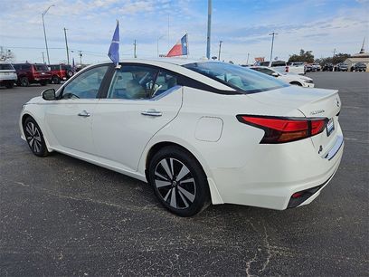 Used 2022 Nissan Altima 2.5 SV w/ SV Premium Package