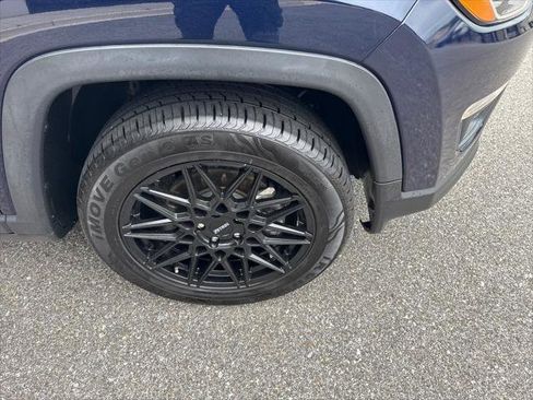 Used 2019 Jeep Compass Latitude AWD/4WD image 12