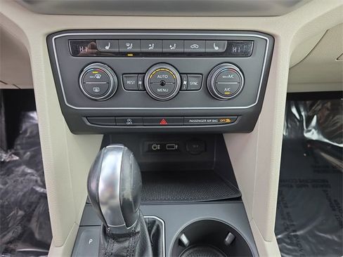 Used 2018 Volkswagen Atlas SE image 28