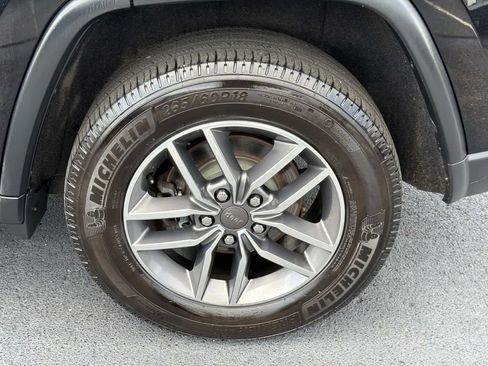 Used 2020 Jeep Grand Cherokee Limited AWD/4WD image 12