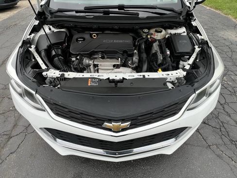 Used 2017 Chevrolet Cruze LS image 34