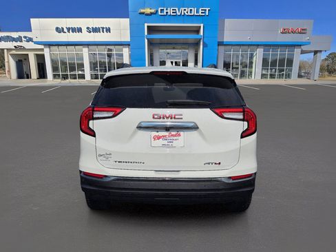 Used 2024 GMC Terrain AT4 image 6