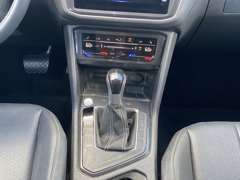 Used 2023 Volkswagen Tiguan SE FWD image 8
