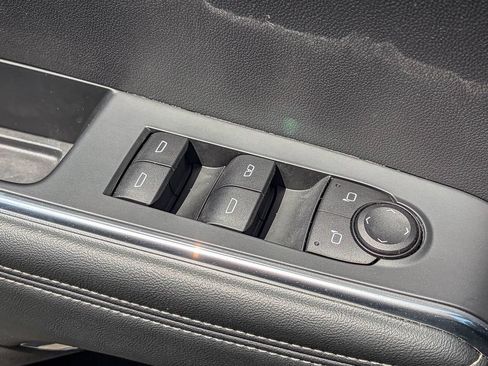 Used 2025 GMC Acadia Elevation FWD image 42