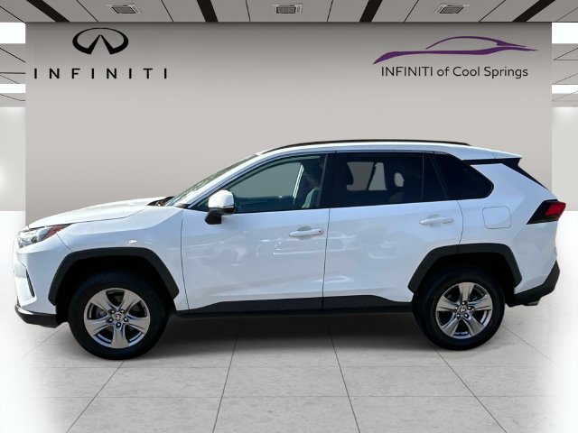 Used 2022 Toyota RAV4 XLE AWD/4WD image 4