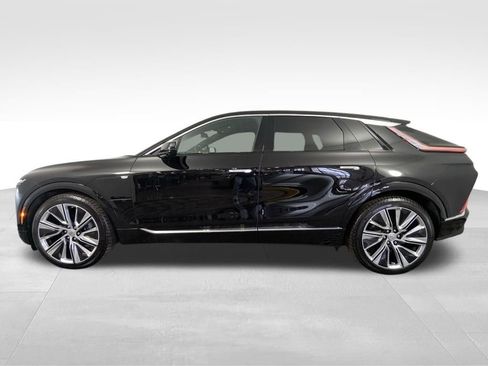 Used 2024 Cadillac Lyriq Luxury w/ LPO, Floor Liner Package image 19