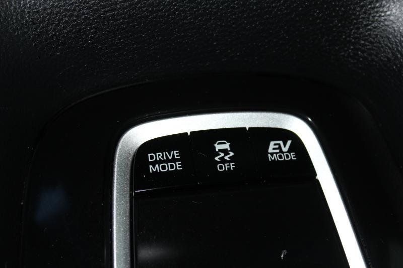 Used 2025 Toyota Corolla LE FWD image 32