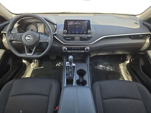 Certified 2025 Nissan Altima 2.5 S FWD image 9