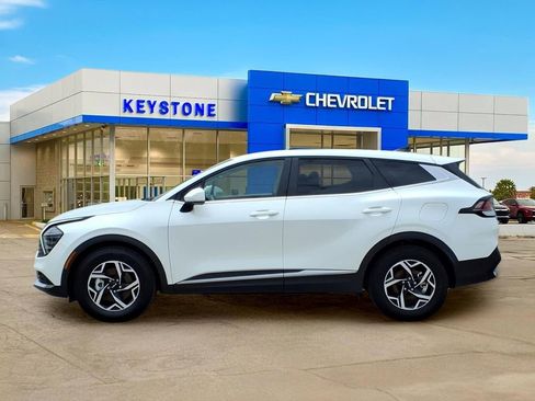 Used 2024 Kia Sportage LX FWD image 4