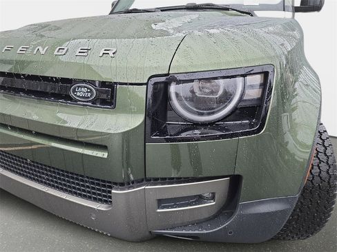New 2026 Land Rover Defender 110 S image 34