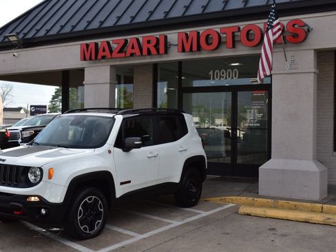 Used 2017 Jeep Renegade Trailhawk AWD/4WD image 8