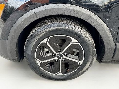 Used 2023 Kia Niro EX image 34