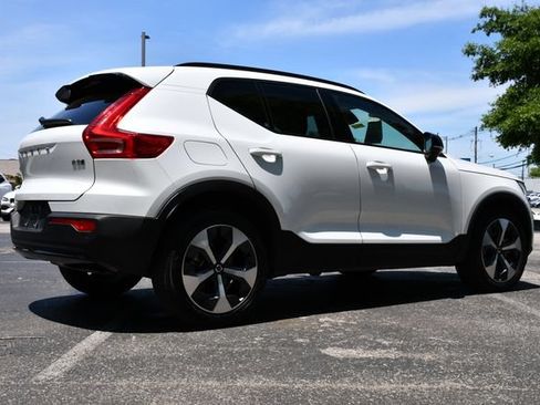Used 2023 Volvo XC40 B5 Plus w/ Driver Assist Package AWD/4WD image 7