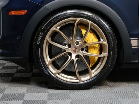 Certified 2025 Porsche Cayenne Turbo GT image 37