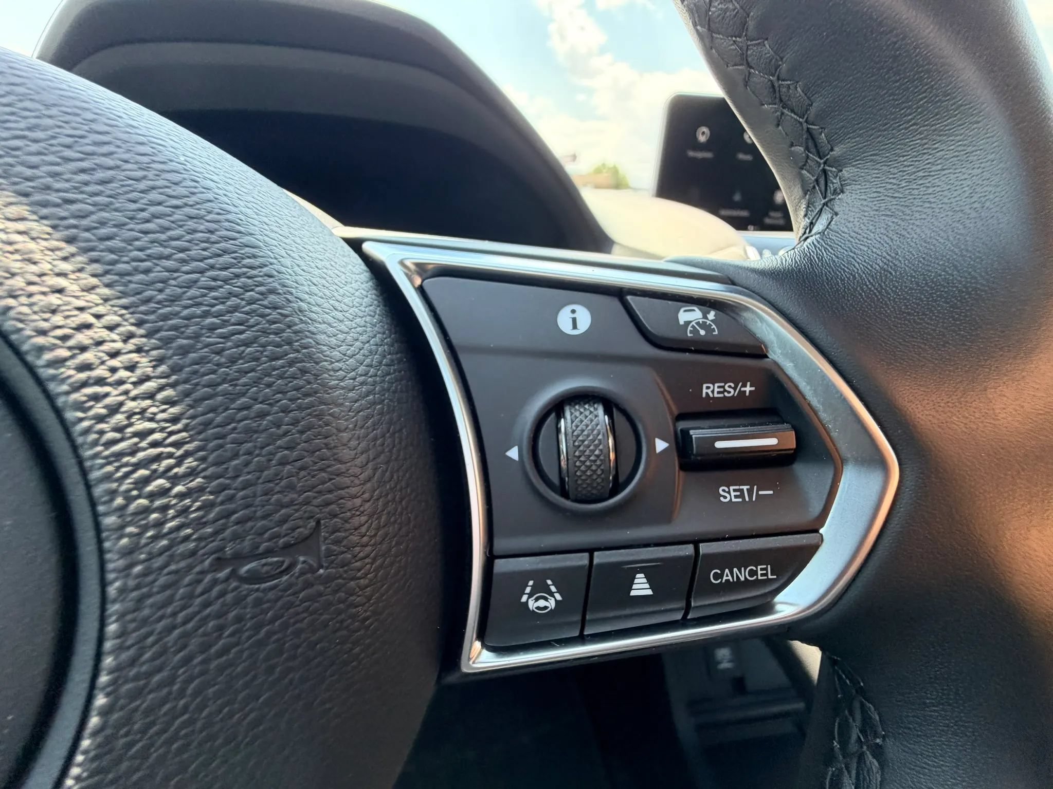 Used 2023 Acura RDX w/ Technology Package AWD/4WD image 15