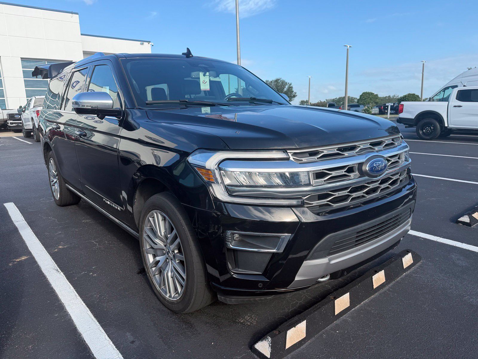 Used 2023 Ford Expedition Max Platinum AWD/4WD image 1