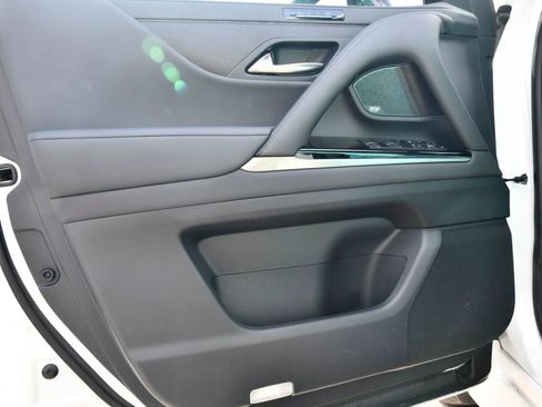 Used 2025 Lexus LX 700h Luxury image 9