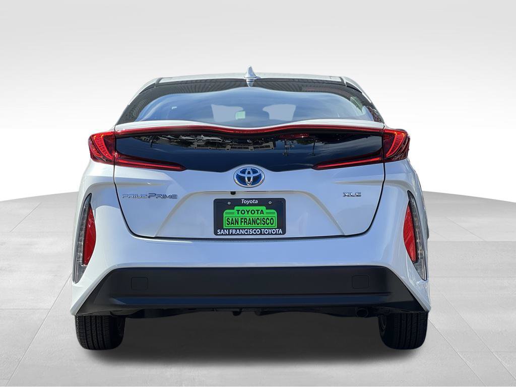 Certified 2022 Toyota Prius Prime XLE FWD image 4