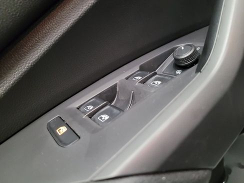 Used 2019 Volkswagen Jetta S w/ Driver Assistance Package FWD image 27