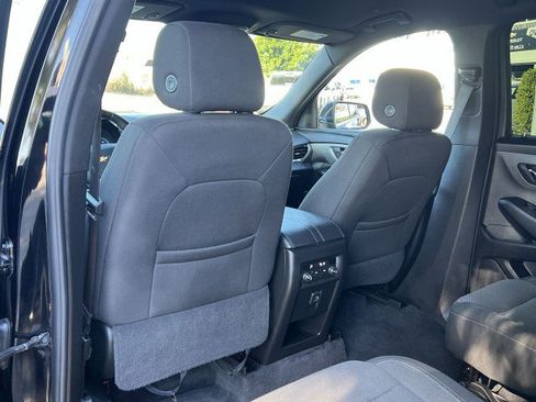 Used 2023 Chevrolet Traverse LT image 20