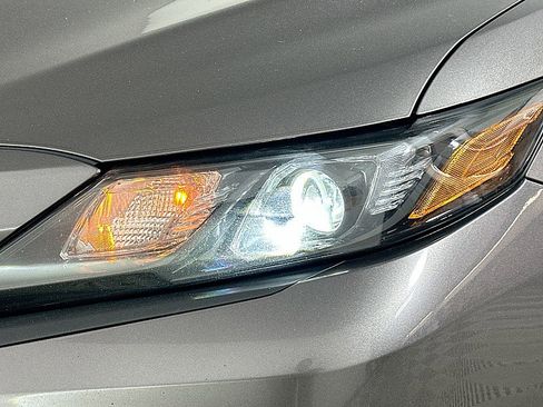 Used 2022 Toyota Camry SE image 24