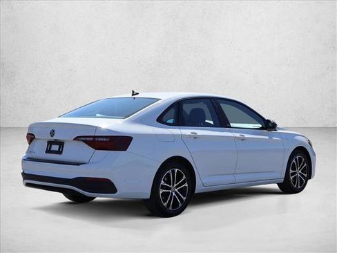 Used 2024 Volkswagen Jetta Sport FWD image 5