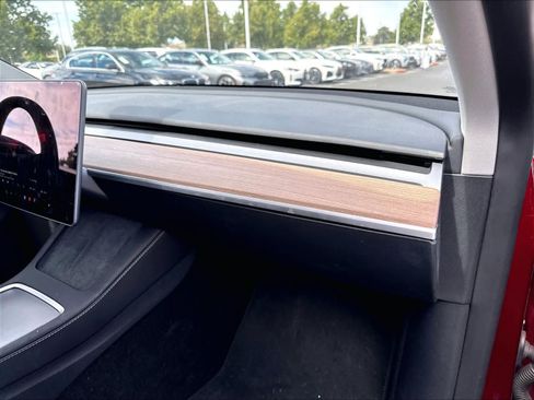 Used 2024 Tesla Model Y 2WD image 25