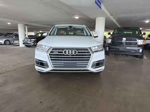 Used 2019 Audi Q7 3.0T Prestige AWD/4WD image 4