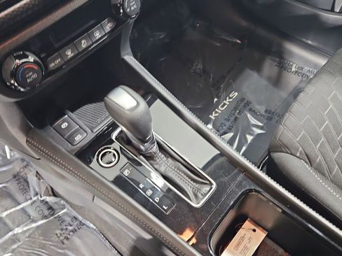 Used 2021 Nissan Kicks SV FWD image 23