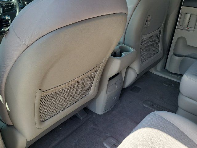 Used 2018 Kia Sedona L FWD image 8