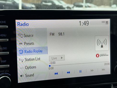 Used 2023 Toyota Sienna Platinum image 6