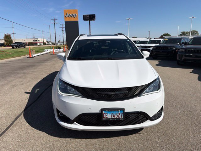Used 2020 Chrysler Pacifica Limited w/ Advanced Safetytec Group FWD image 2
