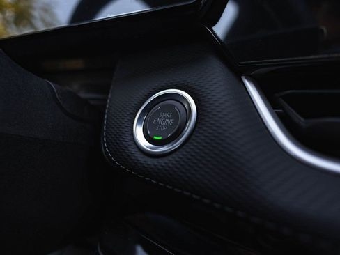 New 2025 Chevrolet Equinox LT w/ Convenience Package II image 7