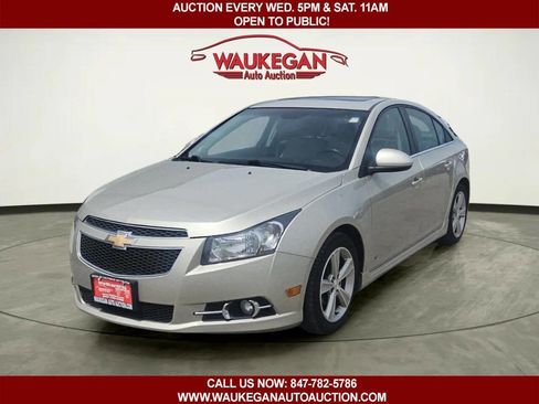 Used 2014 Chevrolet Cruze LT w/ Sun, Sound and Sport Package FWD image 1