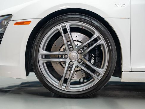 Used 2011 Audi R8 V10 AWD/4WD image 4