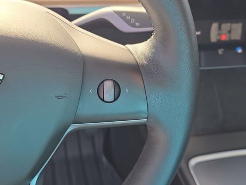 Used 2021 Tesla Model Y Long Range AWD/4WD image 27