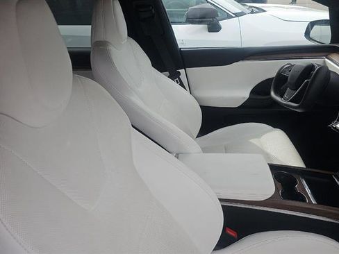 Used 2022 Tesla Model X image 6