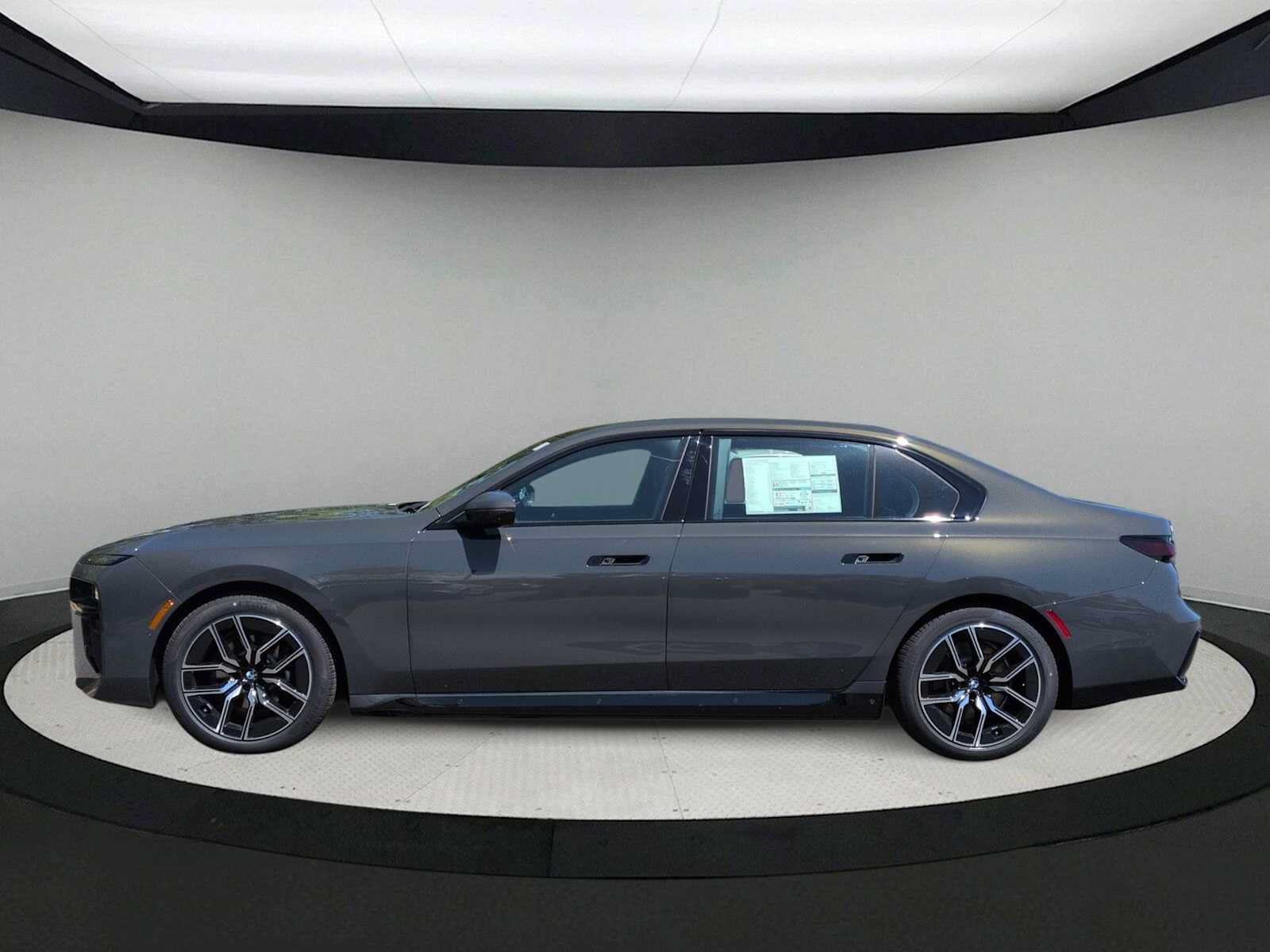 Used 2026 BMW i7 xDrive60 w/ Executive Package AWD/4WD image 5