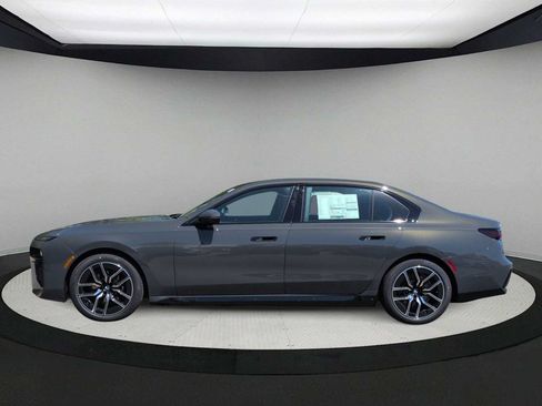 Used 2026 BMW i7 xDrive60 w/ Executive Package AWD/4WD image 5
