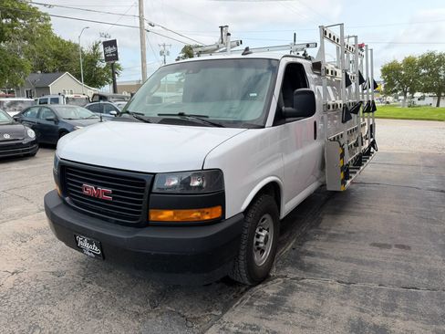 Used 2022 GMC Savana 2500 w/ Driver Convenience Package RWD image 4
