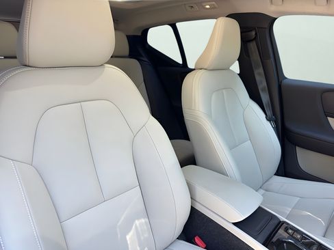 Used 2025 Volvo XC40 B5 Ultra w/ Climate Package AWD/4WD image 15