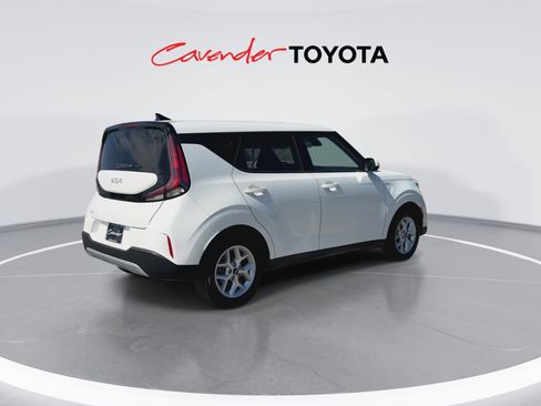 Used 2025 Kia Soul LX w/ LX Technology Package FWD image 8