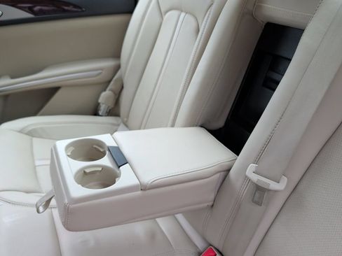 Used 2016 Lincoln MKZ w/ Equipment Group 300A Reserve FWD image 33