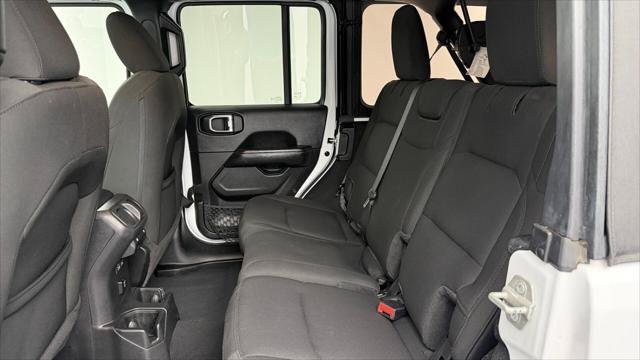 Used 2023 Jeep Wrangler Unlimited Sahara w/ Cold Weather Group AWD/4WD image 17